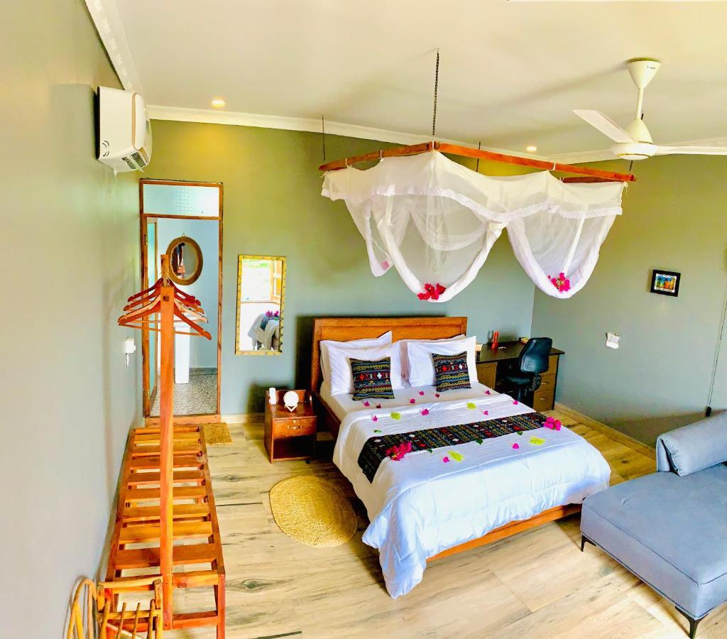 Uroa Getaway Bed and Breakfast Eksteriør billede