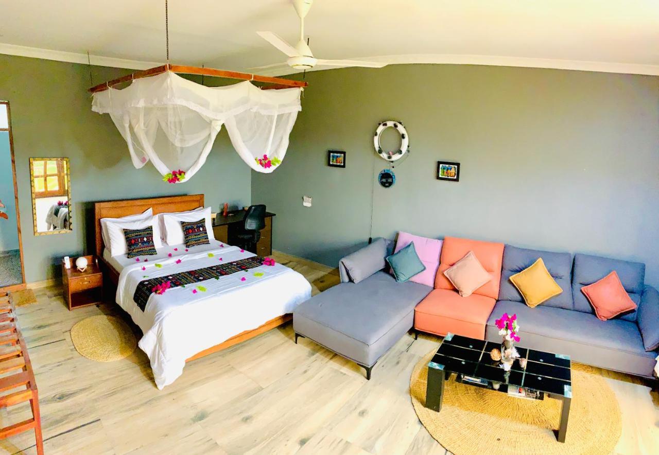 Uroa Getaway Bed and Breakfast Eksteriør billede